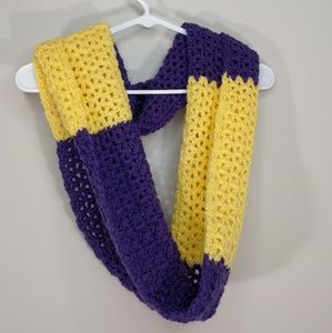 [Gift With Purchase] Handmade Crochet Color Block Infinity Scarf